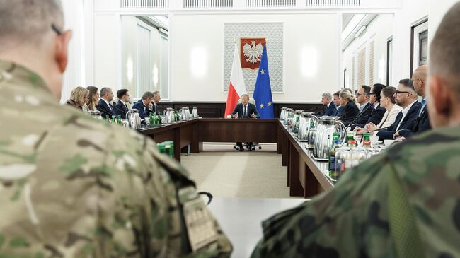 Премьер-министр Польши Дональд Туск созвал экстренное заседание правительства. 10 сентября 2025