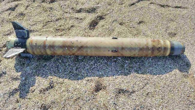 Фрагмент ракеты, обнаруженной на одном из пляжей в Болгарии