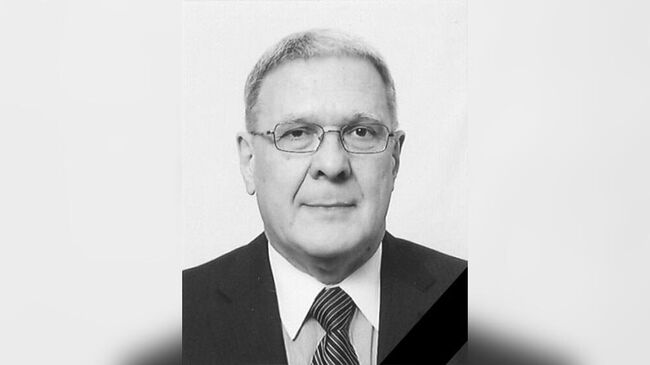 Чрезвычайный и Полномочный Посол в отставке Сергей Яковлев