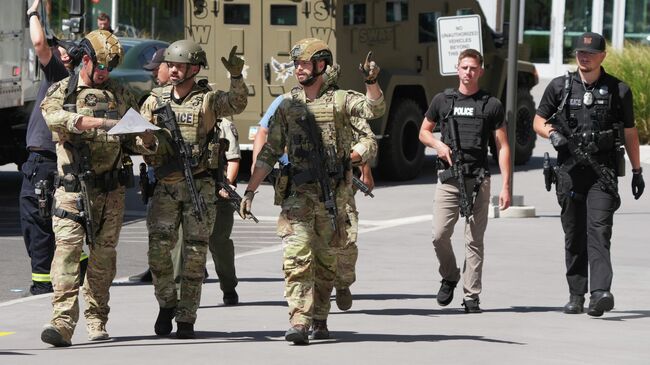 Сотрудники правоохранительных органов на территории Университета долины Юта после убийства Чарли Кирка