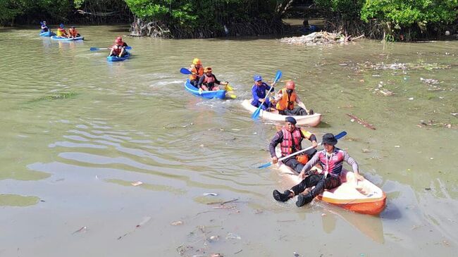 Спасательная операция на Бали после наводнения