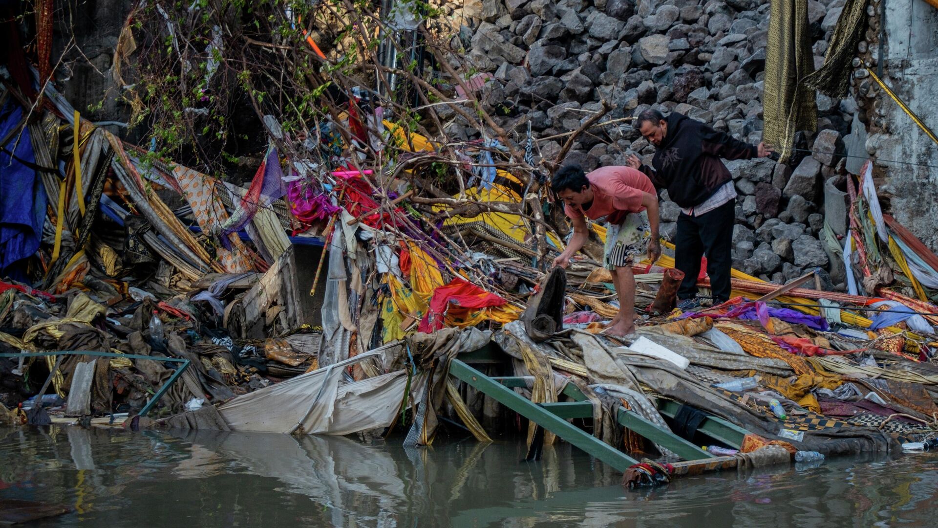 Последствия наводнения в Денпасаре - РИА Новости, 1920, 15.12.2025