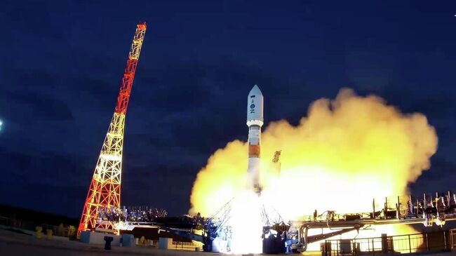 Пуск ракеты-носителя Союз-2.1б с  учебно-исследовательским космическим аппаратом Можаец-6