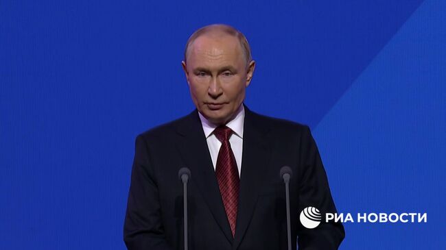 Путин: Денег всегда и везде не хватает