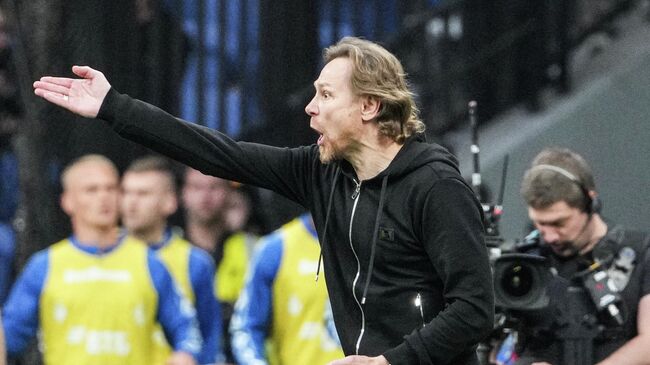 Валерий Карпин