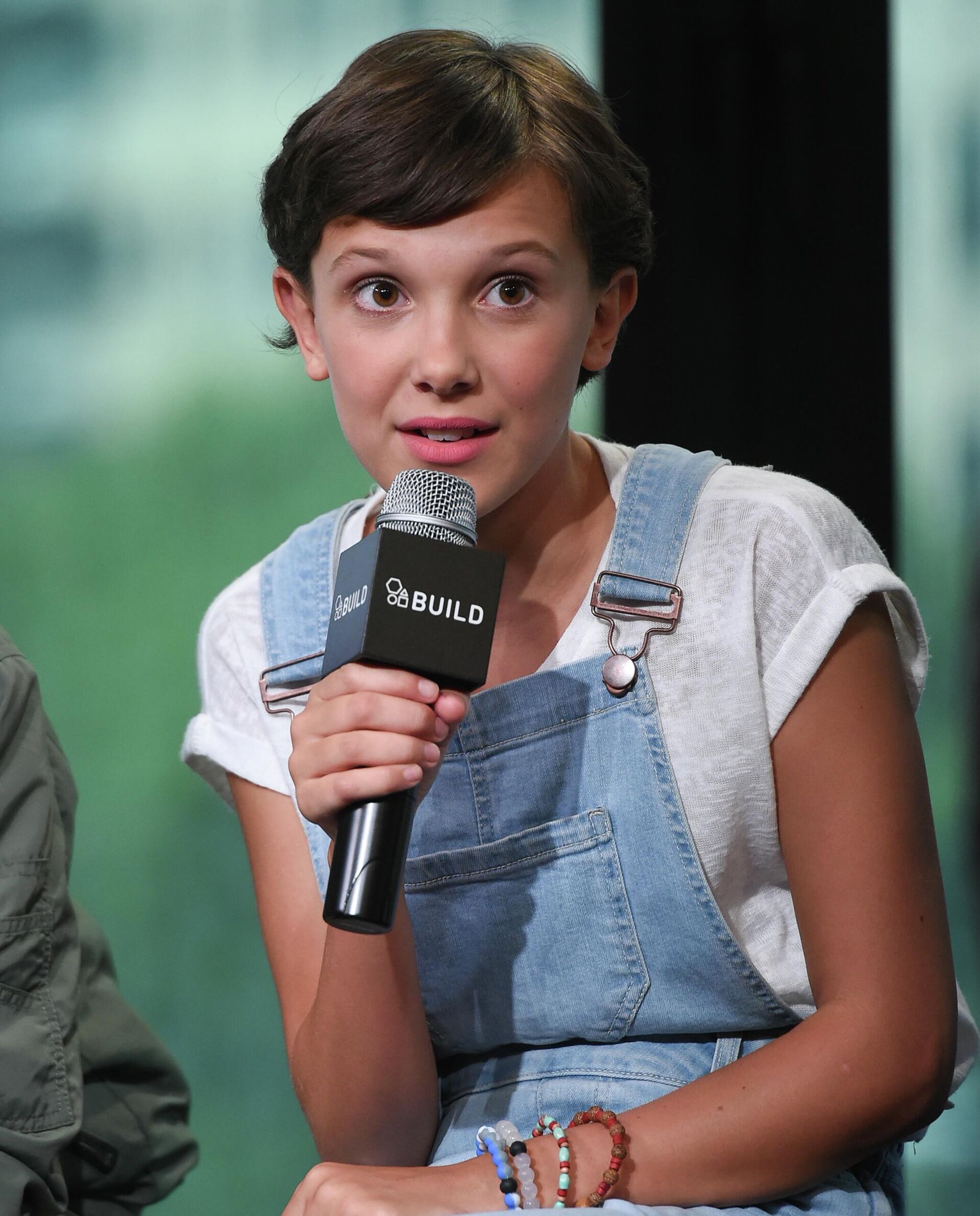 Милли Бобби Браун участвует в серии лекций BUILD Speaker Series, посвящённых сериалу Netflix Очень странные дела Милли Бобби Браун участвует в серии лекций BUILD Speaker Series, посвящённых сериалу Netflix Очень странные дела - РИА Новости, 1920, 14.09.2025