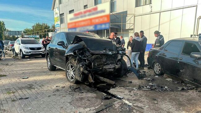 Последствия ДТП с тремя автомобилями в Нижнем Новгороде