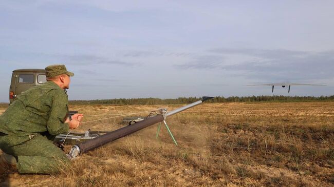 Запуск БПЛА во время совместного стратегического учения Запад-2025