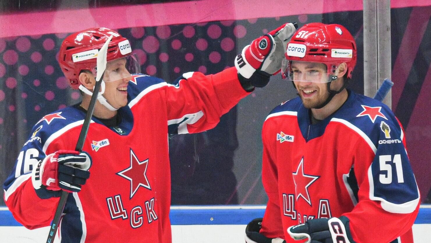 Хоккеисты ЦСКА Денис Зернов и Николай Коваленко - РИА Новости, 1920, 05.10.2025