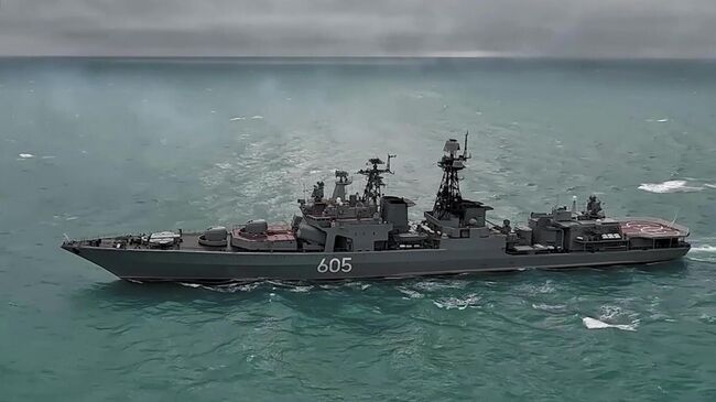 Большой противолодочный корабль Северного флота ВМФ России во время совместных военных учений России и Белоруссии Запад-2025