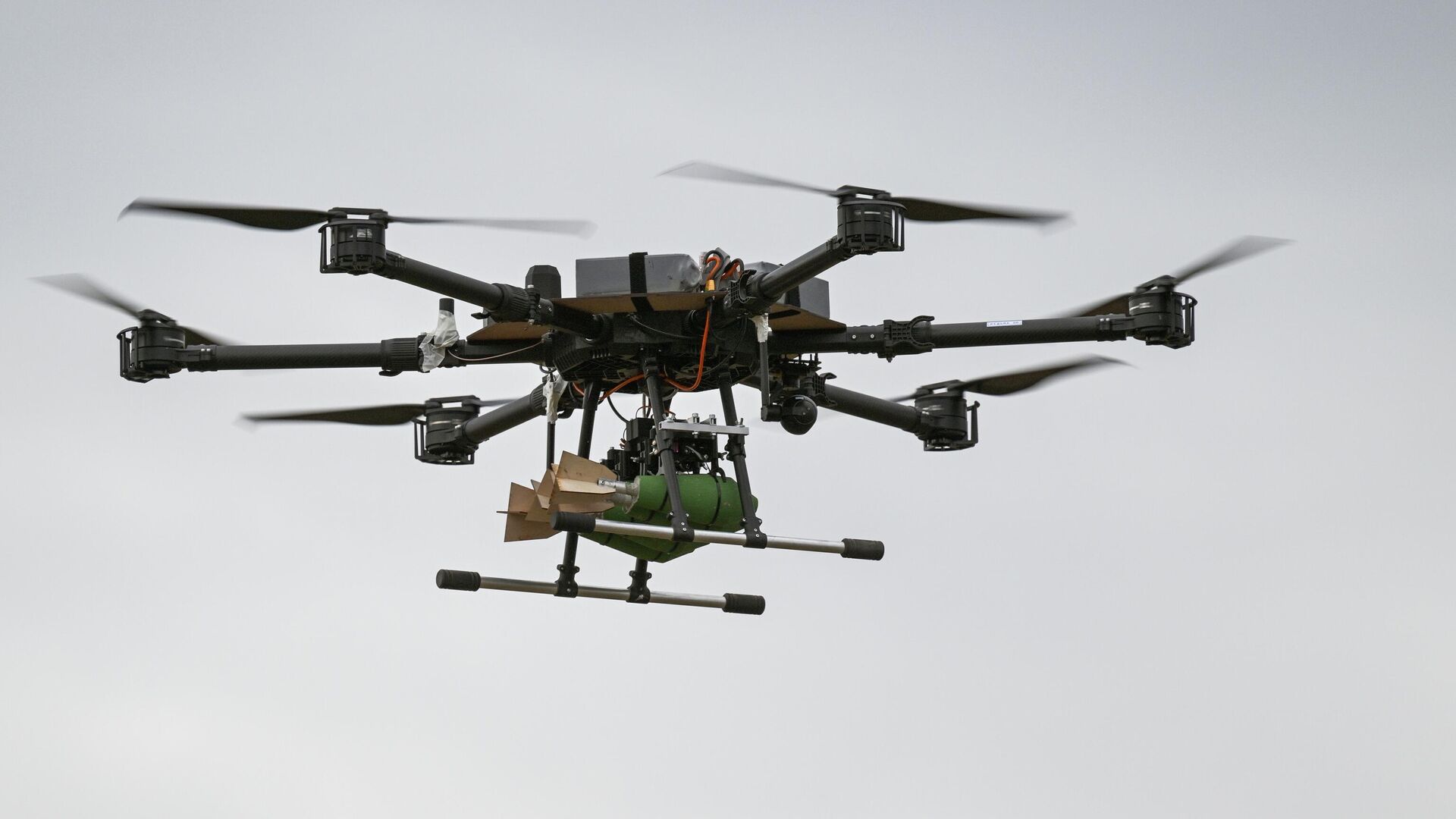 Беспилотник Беспилотник - РИА Новости, 1920, 05.10.2025