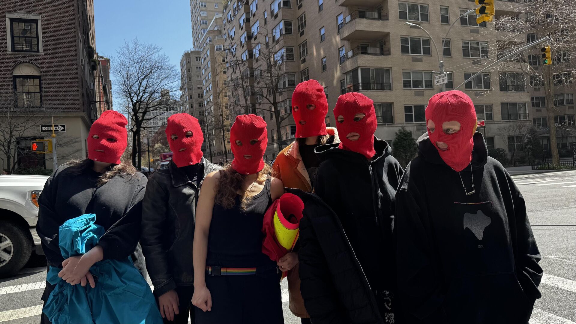 Участницы группы Pussy Riot в Нью-Йорке - РИА Новости, 1920, 15.09.2025