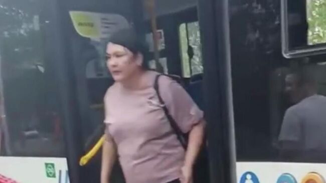 Кадр из вирусного видео Мама, вызывай такси