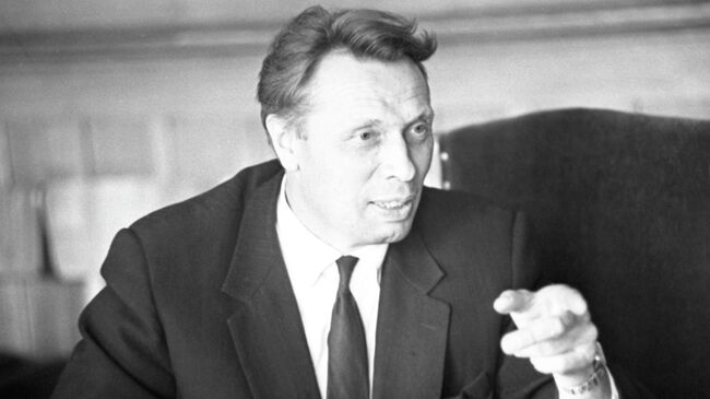 Кораблестроитель Р. Е. Алексеев