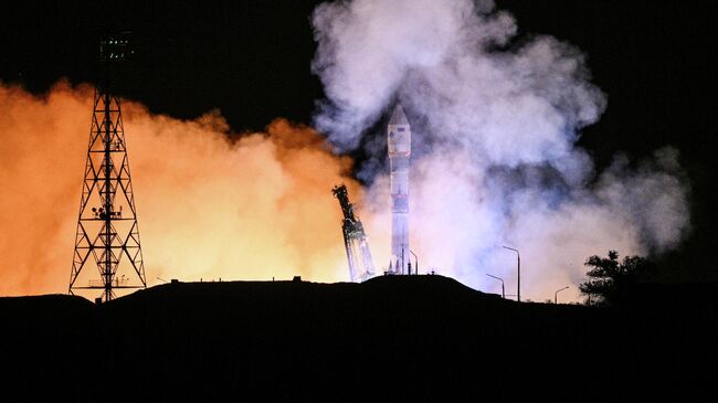 Запуск ракеты-носителя Союз-2-1б с космическим аппаратом Бион-М с космодрома Байконур