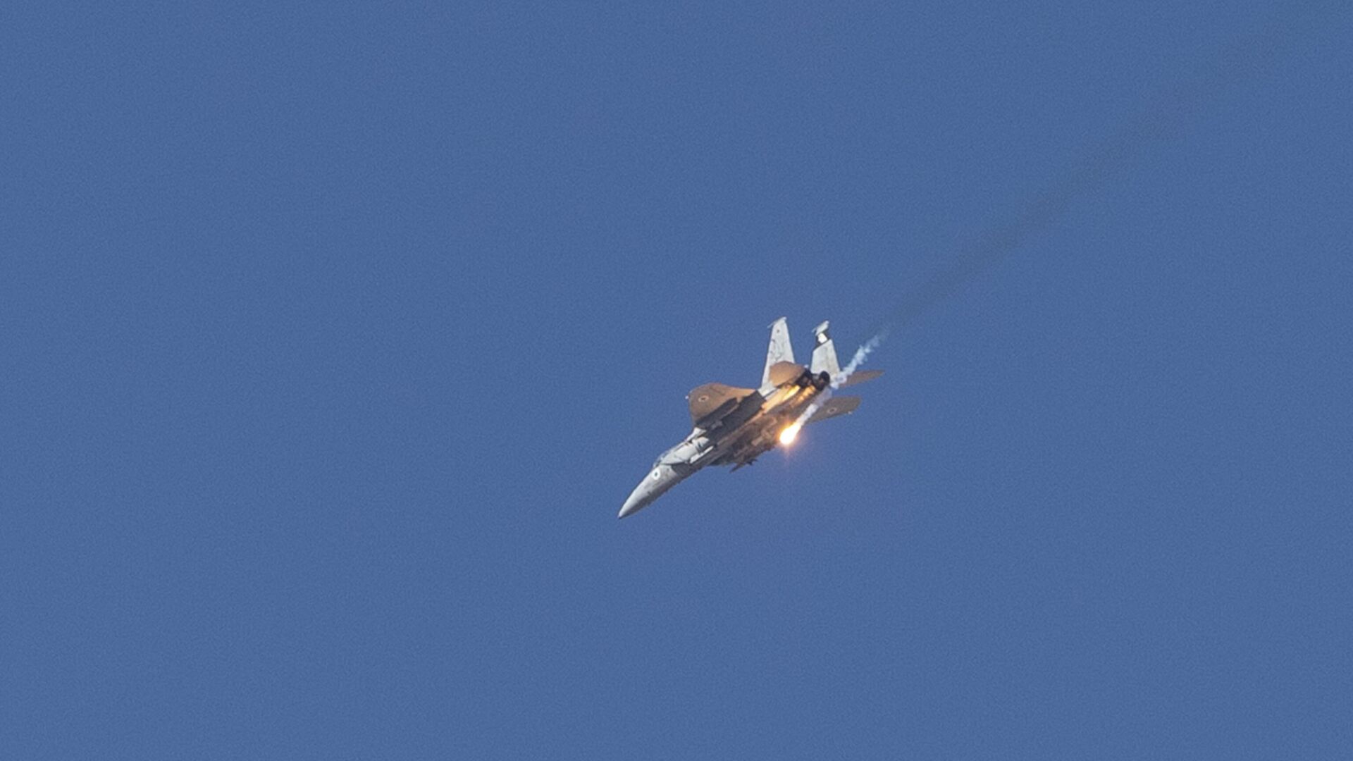 ЦАХАЛ анонсировала удар по порту в Йемене и призвала к срочной эвакуации ЦАХАЛ анонсировала удар по порту в Йемене и призвала к срочной эвакуации