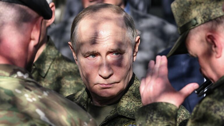 Президент РФ Владимир Путин во время посещения полигона Мулино