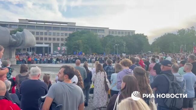 Многочисленный митинг в центре Братиславы 