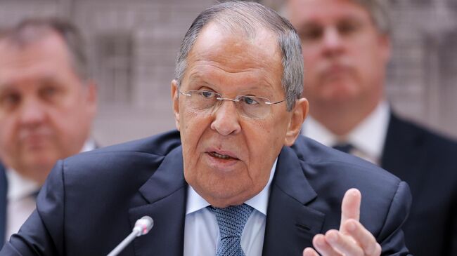 Министр иностранных дел РФ Сергей Лавров выступает на посольском круглом столе Украинский кризис. Соблюдение целей и принципов Устава ООН