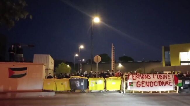 Протестующие в Марселе блокируют завод Eurolinks