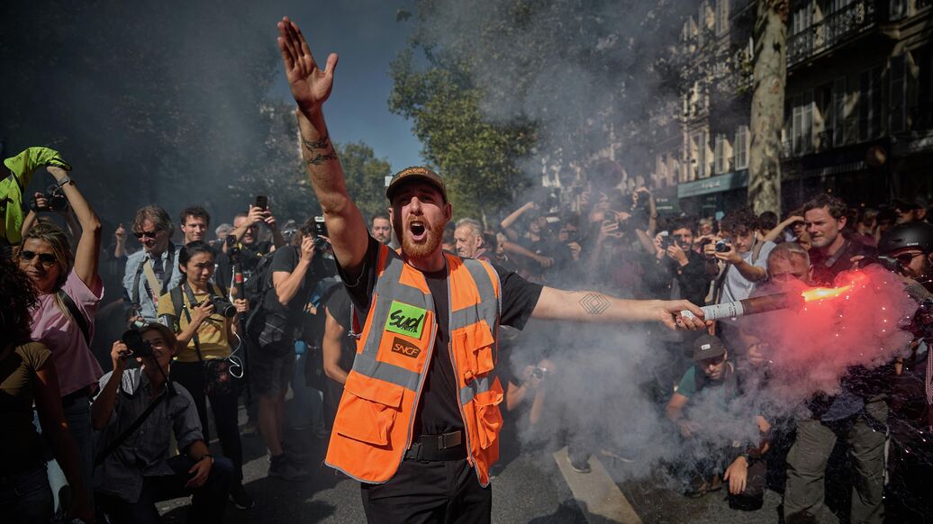 Погромы и хаос на улицах: акция протеста в Париже
