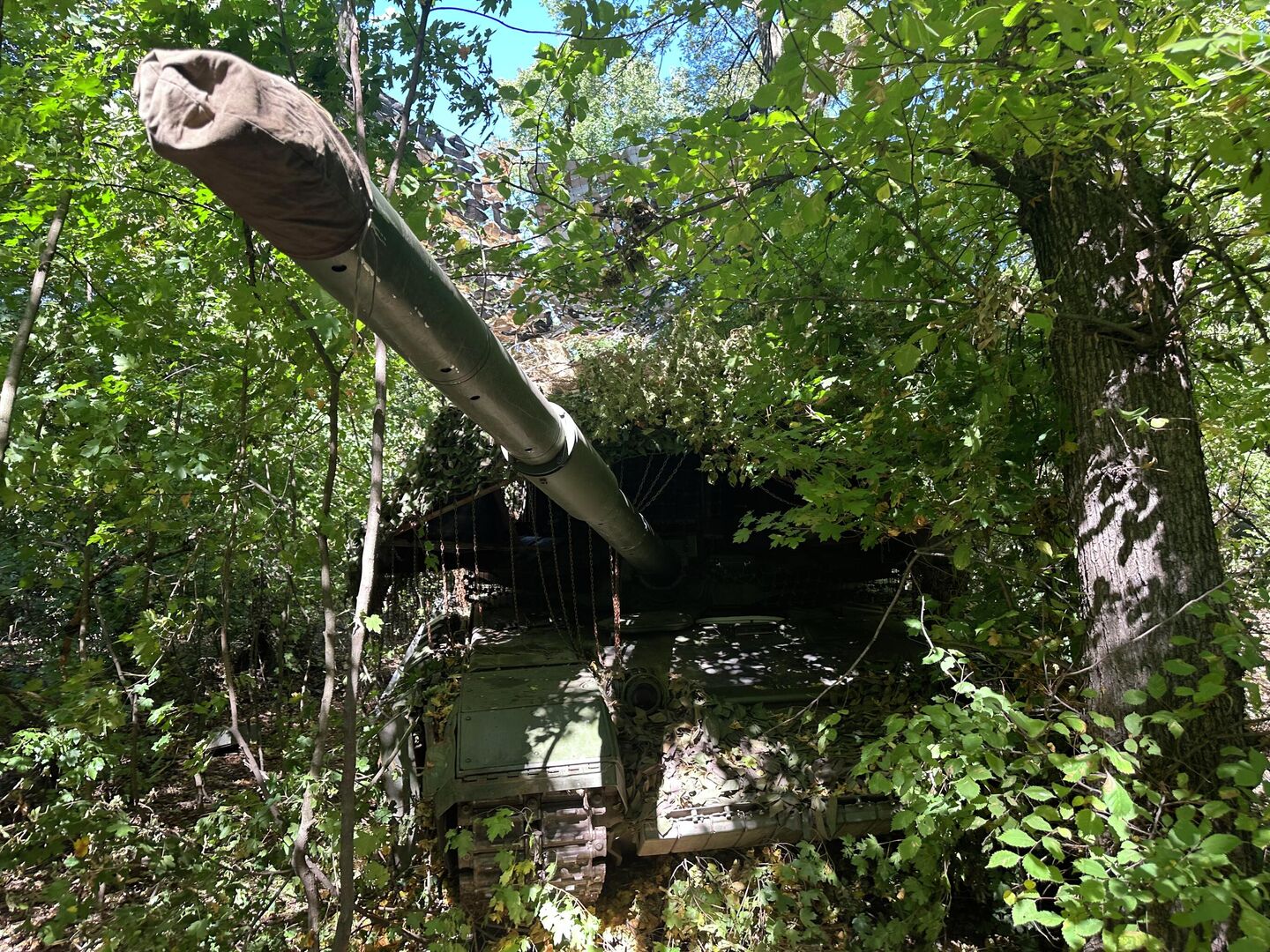 Замаскированный танк Т-72Б3М Замаскированный танк Т-72Б3М