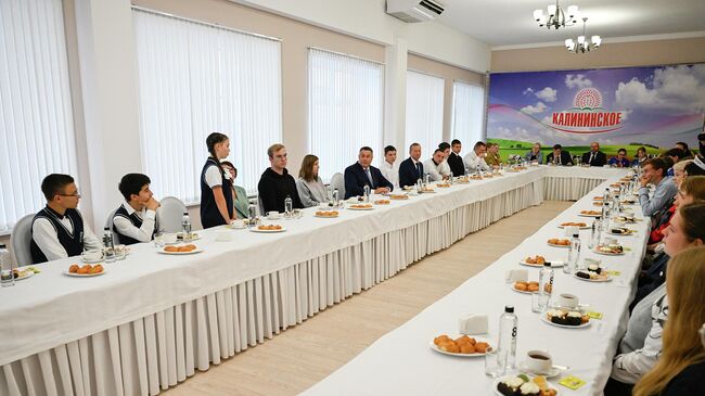 Губернатор Тверской области Руденя пообщался с молодыми аграриями Губернатор Тверской области Руденя пообщался с молодыми аграриями