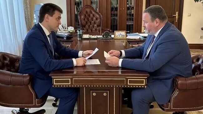 Встреча губернатора Красноярского края Михаила Котюкова с министром труда и соцзащиты РФ Антоном Котяковым Встреча губернатора Красноярского края Михаила Котюкова с министром труда и соцзащиты РФ Антоном Котяковым