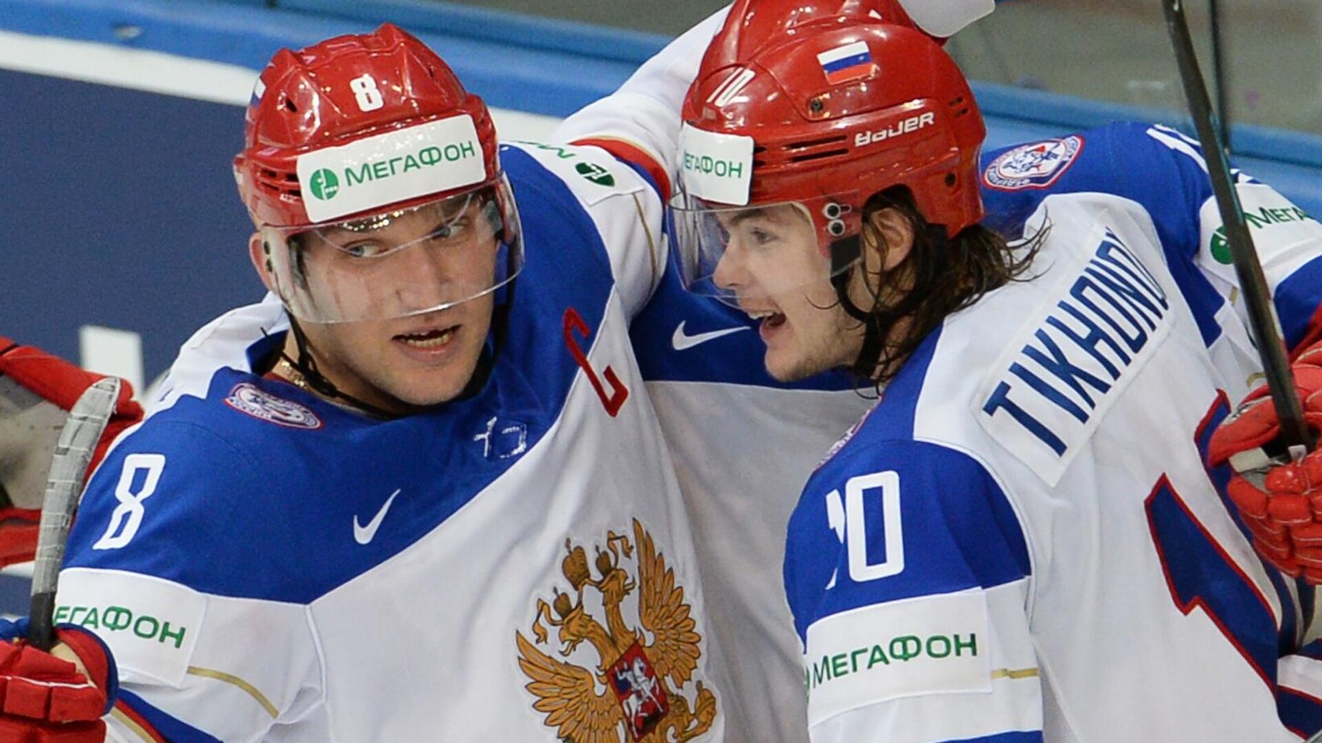 Александр Овечкин (слева) и Виктор Тихонов-младший - РИА Новости, 1920, 25.09.2025