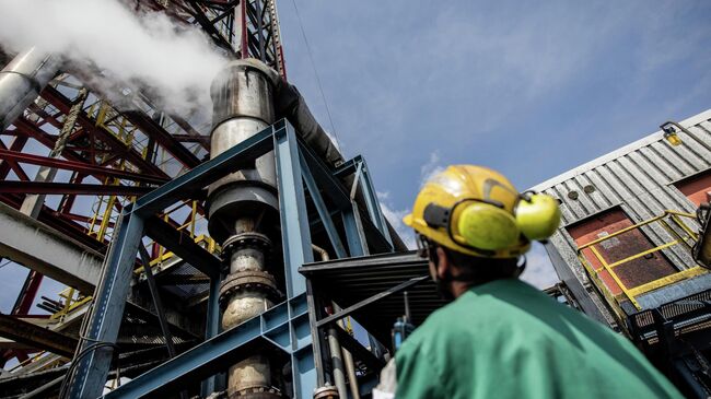 Нефтеперерабатывающий завод Дуна в Венгрии