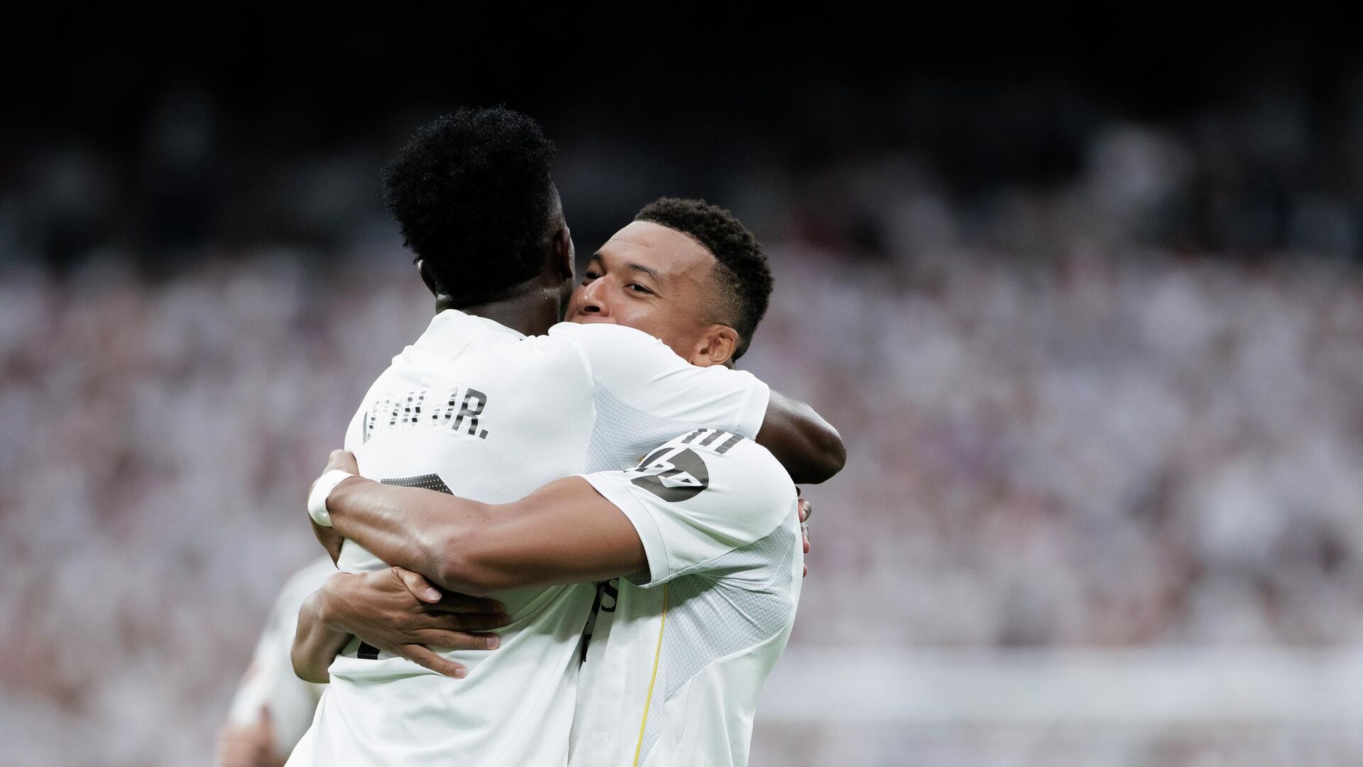 Винисиус и Килиан Мбаппе - РИА Новости, 1920, 20.09.2025