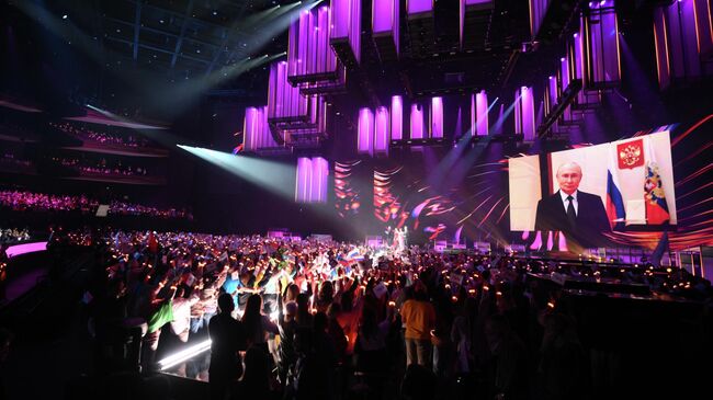 Видеообращение президента РФ Владимира Путина к участникам международного музыкального конкурса Интервидение в Москве