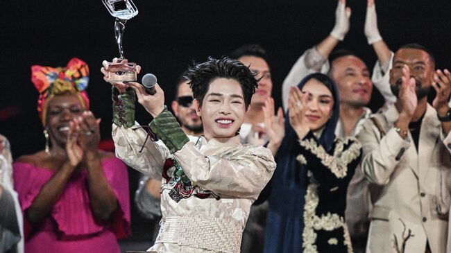 Дык Фук - победитель международного музыкального конкурса Интервидение в Москве Дык Фук - победитель международного музыкального конкурса Интервидение в Москве