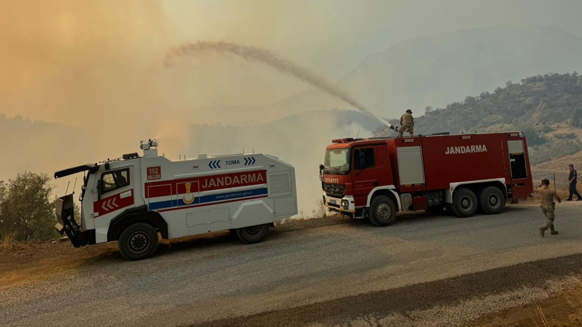 Ликвидация лесного пожара в окрестностях турецкого курорта Аланья. 21 сентября 2025 - РИА Новости, 1920, 21.09.2025