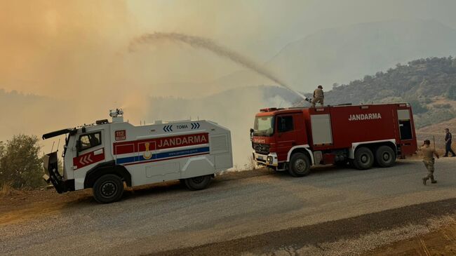 Ликвидация лесного пожара в окрестностях турецкого курорта Аланья. 21 сентября 2025
