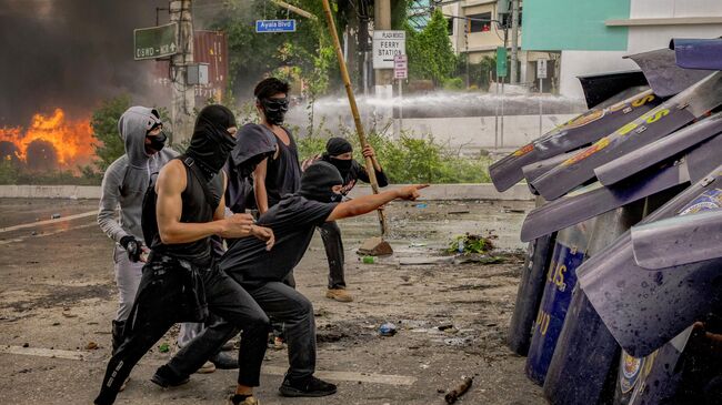 Беспорядки во время акции протеста против коррупции в Маниле