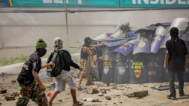 Беспорядки во время акции протеста против коррупции в Маниле