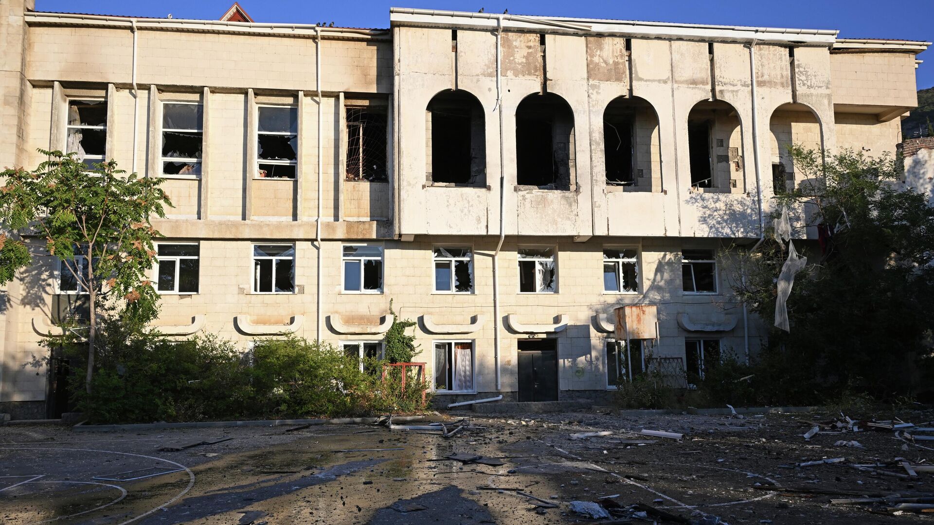 Школа в Форосе, поврежденная в результате атаки дронов со стороны ВСУ Школа в Форосе, поврежденная в результате атаки дронов со стороны ВСУ - РИА Новости, 1920, 22.09.2025