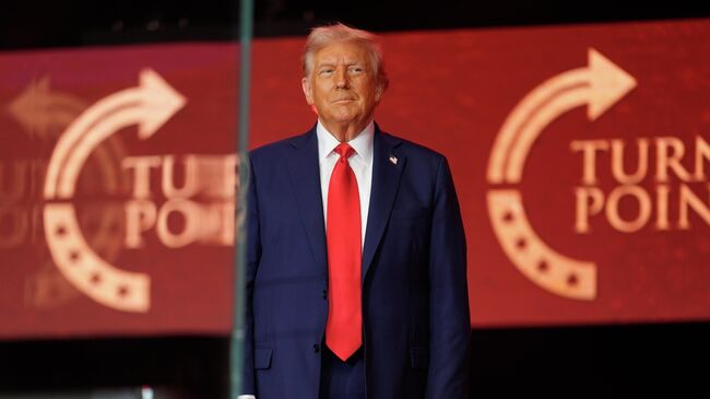 Президент США Дональд Трамп на панихиде по погибшему консервативному политику и активисту Чарли Кирку