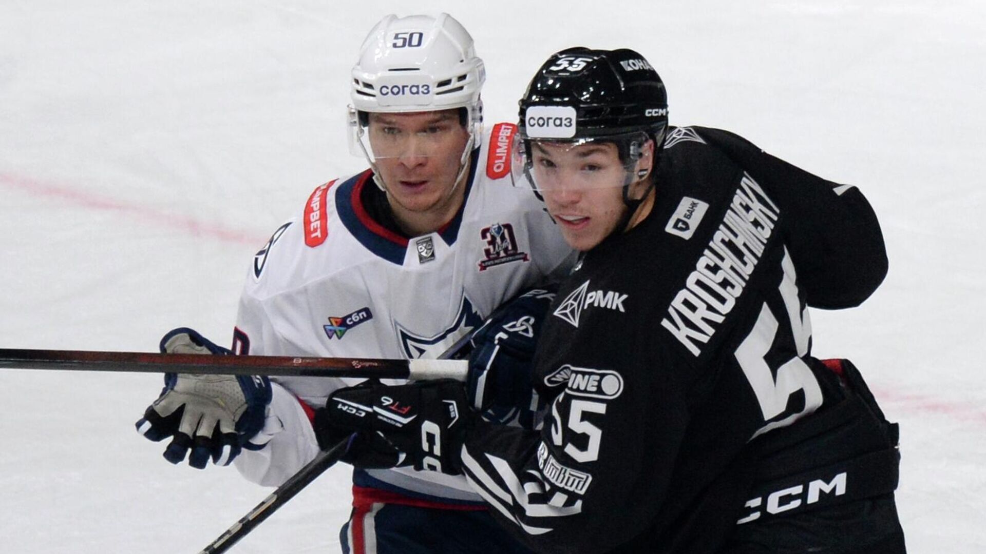 Данил Юртайкин (Нефтехимик) и Фёдор Крощинский (Трактор) - РИА Новости, 1920, 22.09.2025