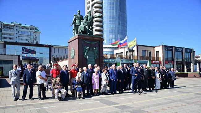 Торжественное мероприятие у памятника основателям Новороссийска