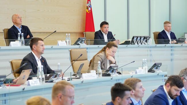 Губернатор Московской области Андрей Воробьев на еженедельном совещании с областным правительством и главами округов