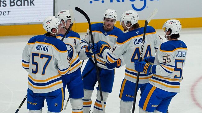 Хоккеисты клуба НХЛ Баффало Сейбрз