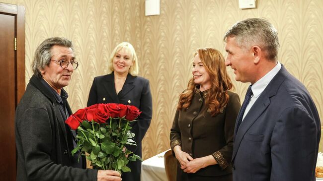 Глава Республики Чувашия Олег Николаев и дирижер Юрий Башмет во время встречи Глава Республики Чувашия Олег Николаев и дирижер Юрий Башмет во время встречи