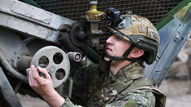 Боевая работа военнослужащих артиллерийского расчета РСЗО Град в зоне СВО