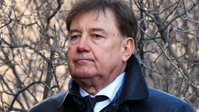 Виктор Момотов