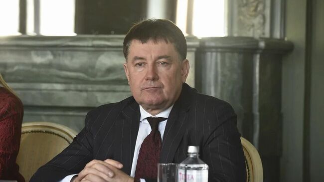 Виктор Момотов