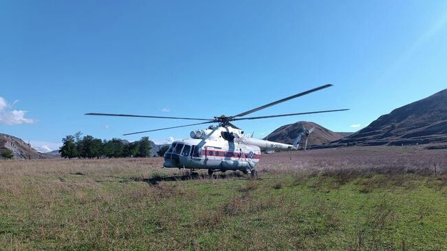 Вертолет Ми-8 МЧС России вылетел к пастухам, застрявшим в горах в Дагестане
