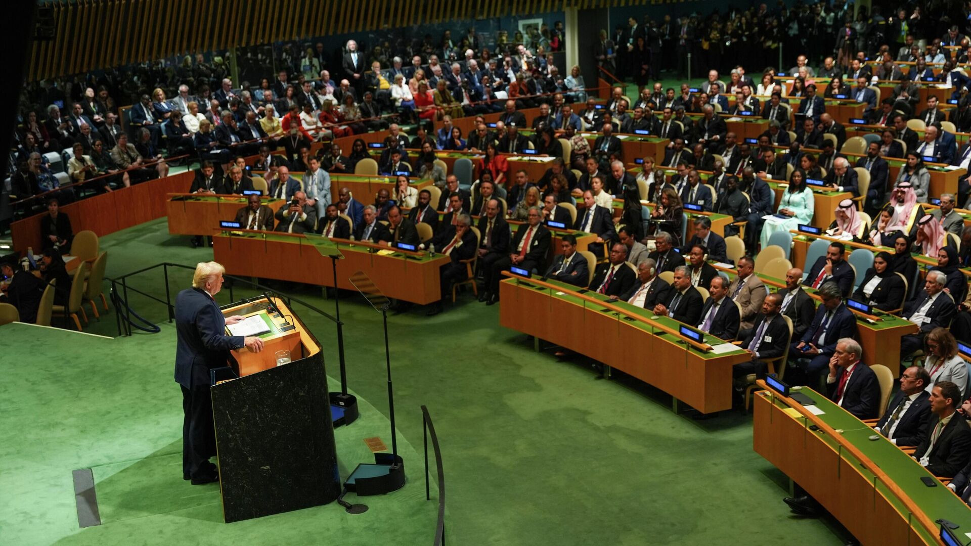 Президент США Дональд Трамп выступает на Генассамблее ООН - РИА Новости, 1920, 23.09.2025