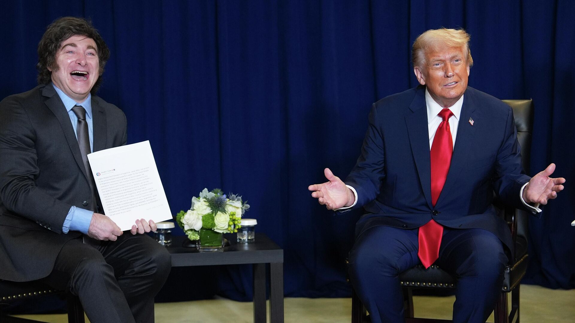 Хавьер Милей и Дональд Трамп Хавьер Милей и Дональд Трамп - РИА Новости, 1920, 14.10.2025